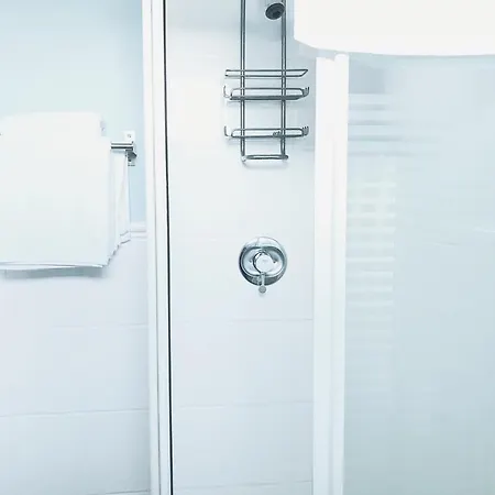 The Old Smokehouse 3* דינגל