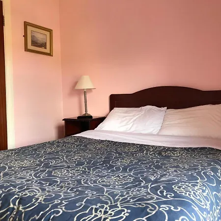 לינה וארוחת בוקר The Old Smokehouse 3*